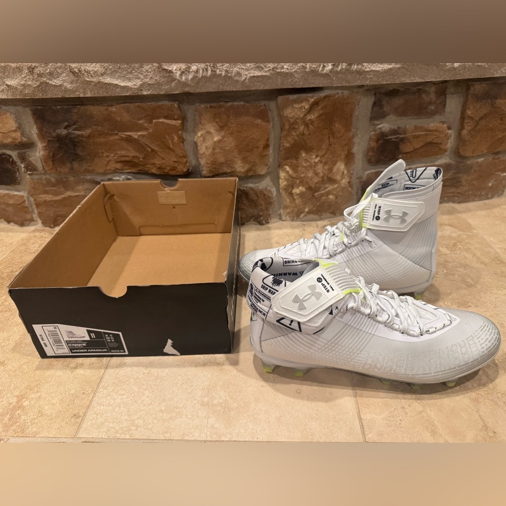 ⭐️ NEW UA UNDER ARMOUR HIGHLIGHT MC CLEATS SIZE 11 ⭐️